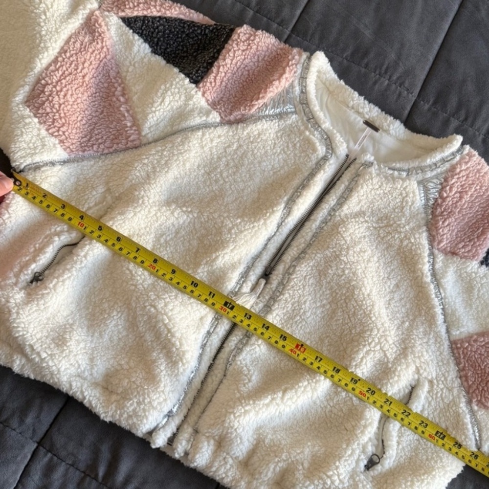 Free People Cream Sherpa Zip Up With Pink Geometric Patterned Shoulders - Picture 5 of 11